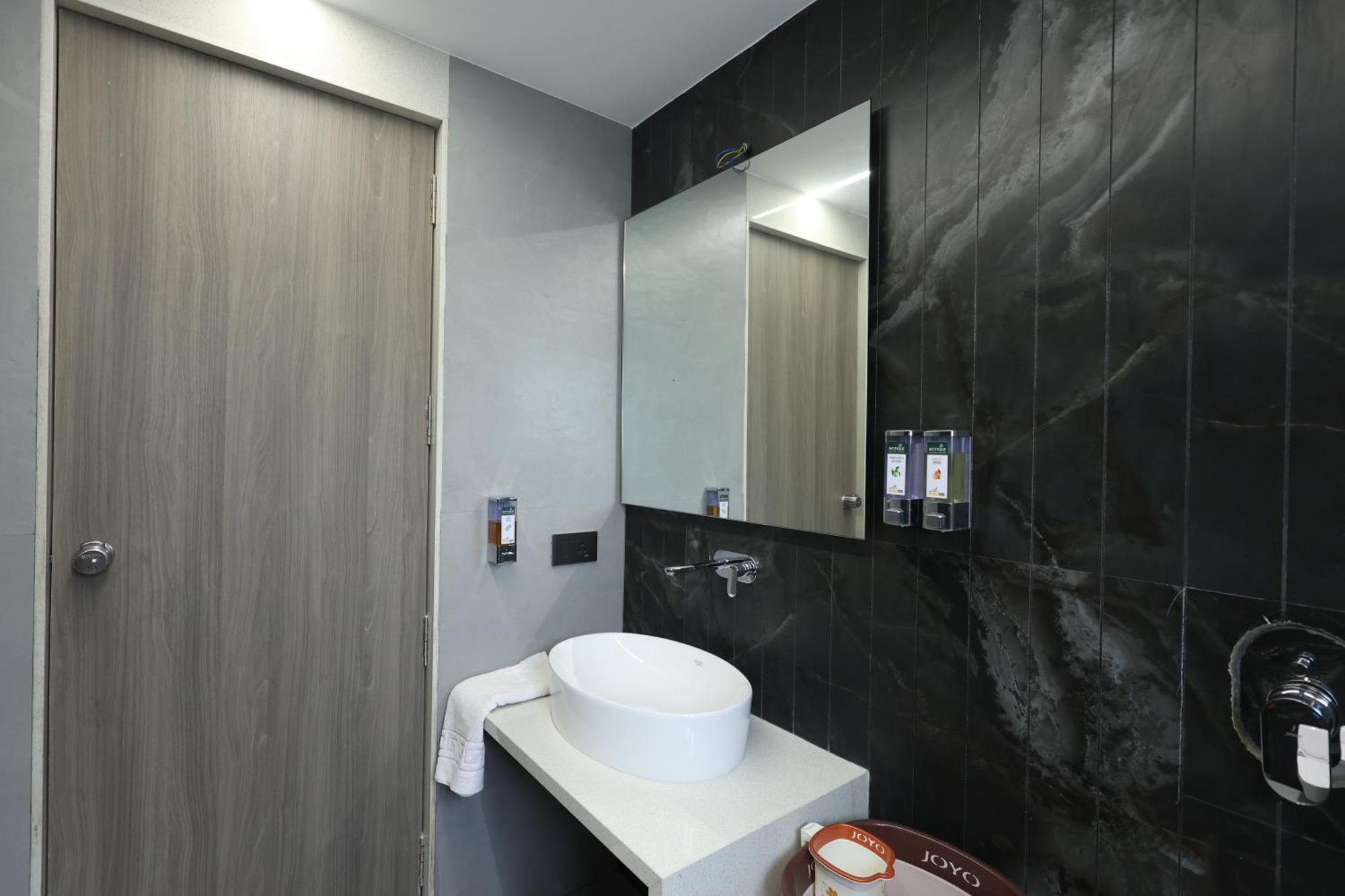 Hotel Statusinn, Ichalkaranji Luaran gambar