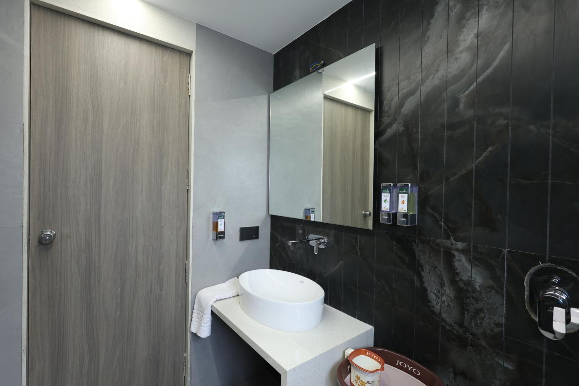 Hotel Statusinn, Ichalkaranji Luaran gambar