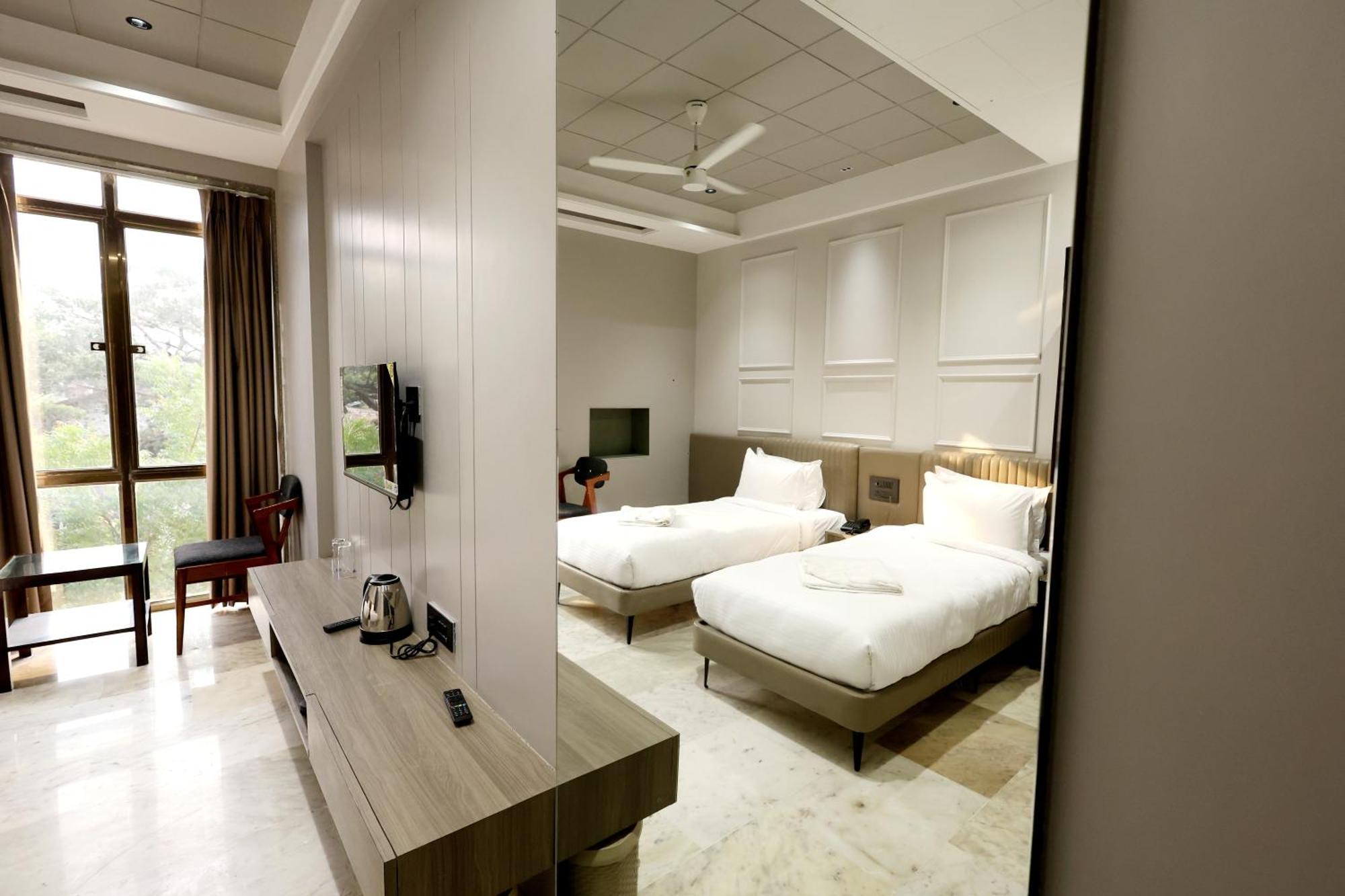 Hotel Statusinn, Ichalkaranji Luaran gambar