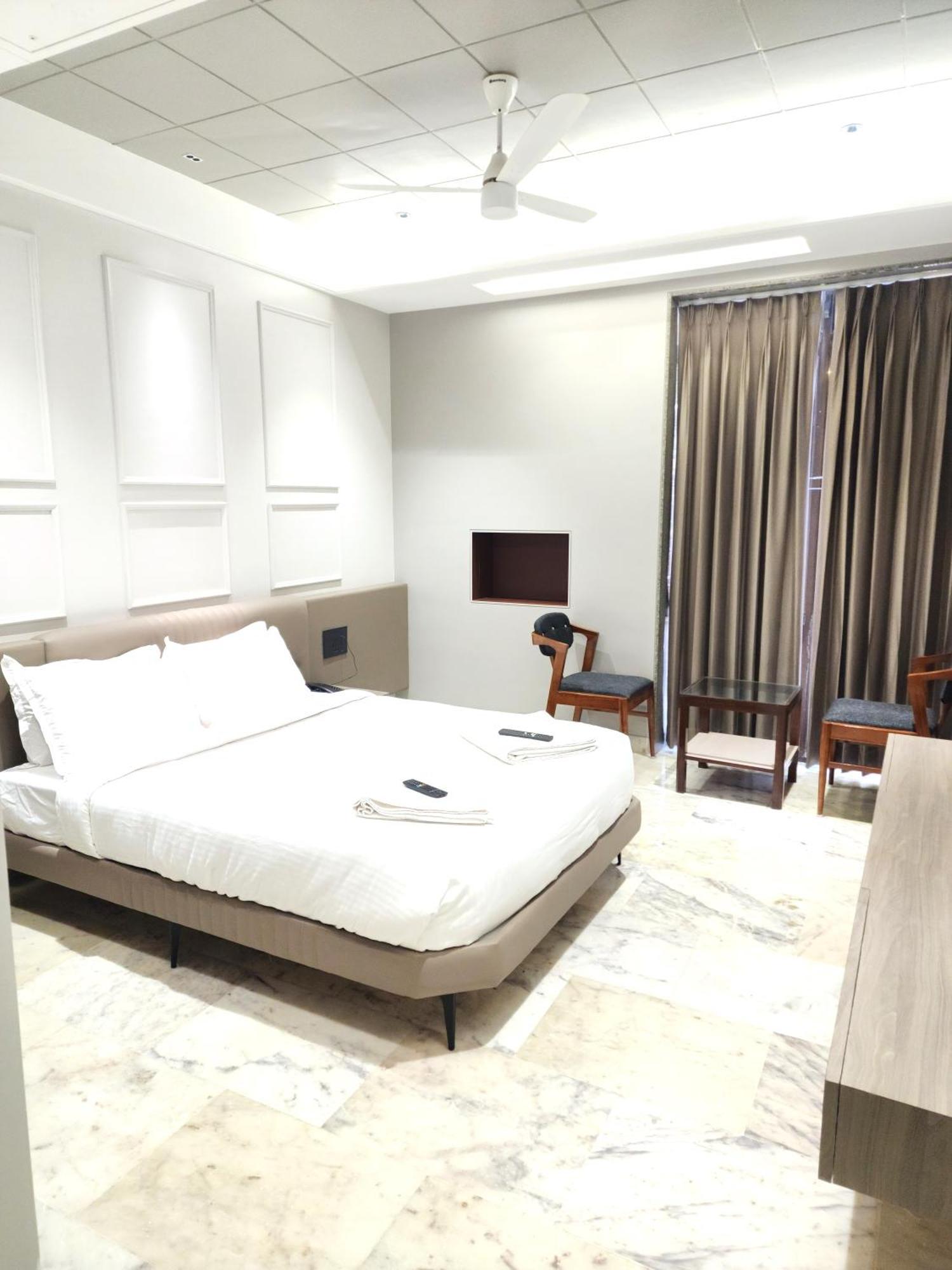 Hotel Statusinn, Ichalkaranji Luaran gambar