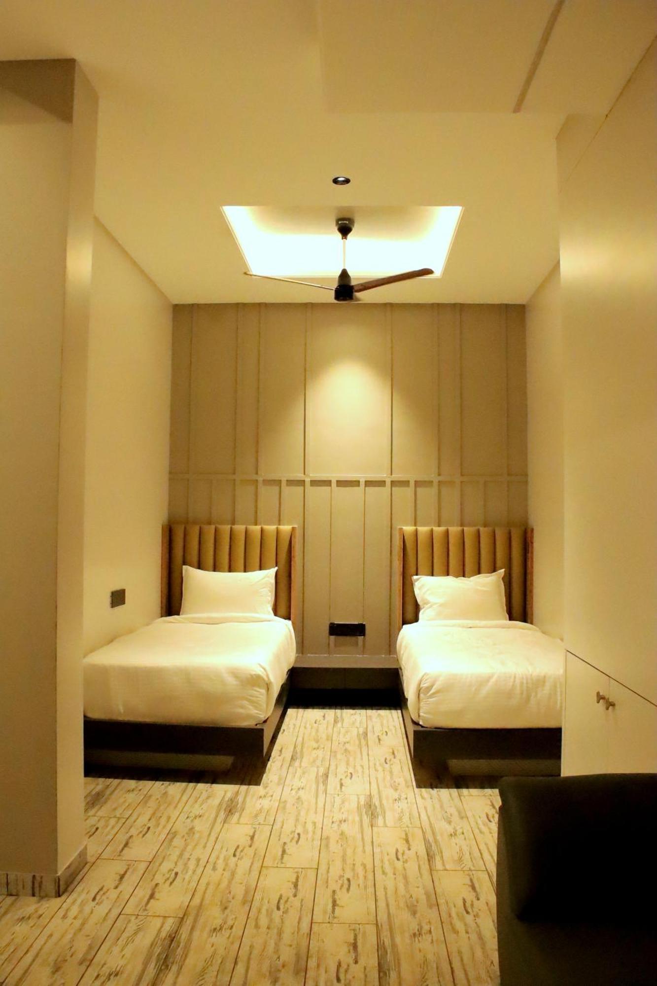 Hotel Statusinn, Ichalkaranji Luaran gambar