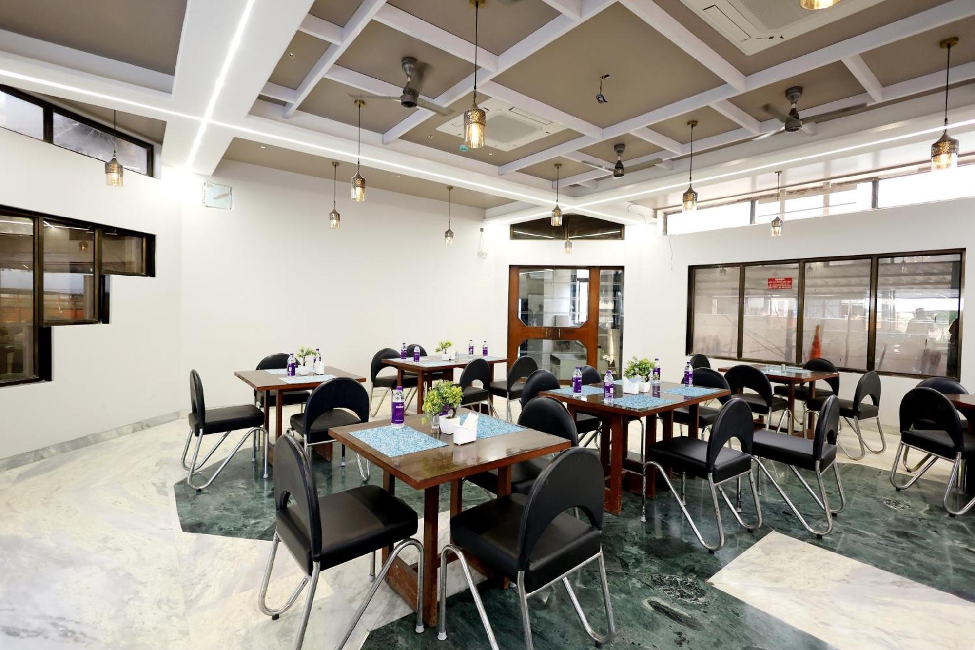 Hotel Statusinn, Ichalkaranji Luaran gambar