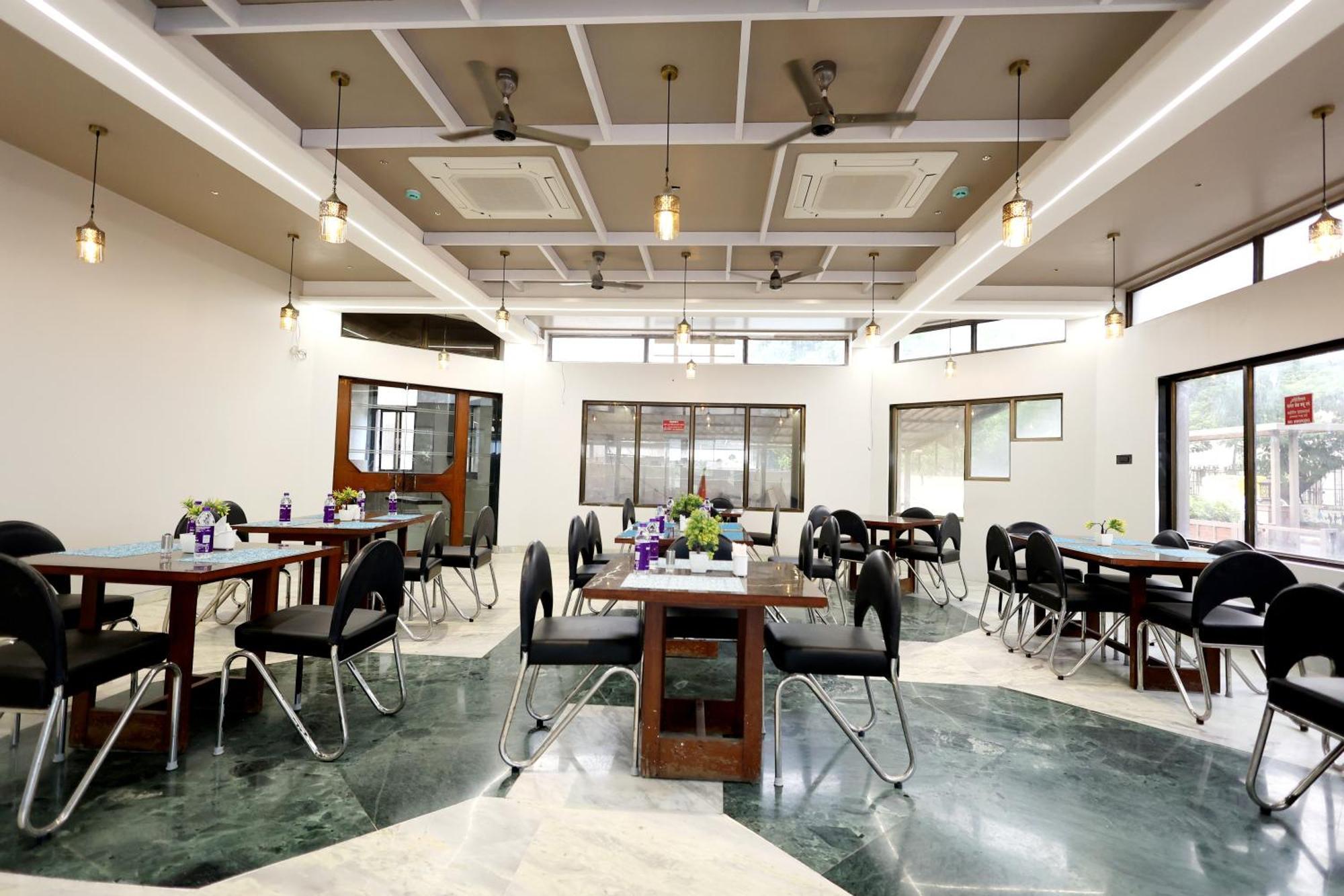 Hotel Statusinn, Ichalkaranji Luaran gambar